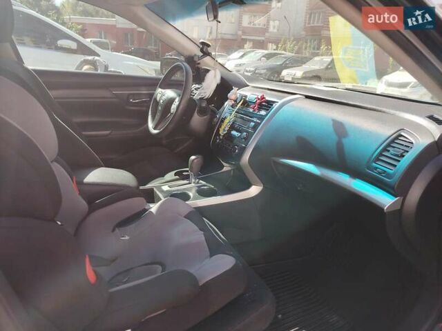 Черный Ниссан Альтима, объемом двигателя 2.5 л и пробегом 160 тыс. км за 9500 $, фото 3 на Automoto.ua