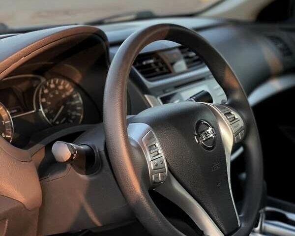 Ниссан Альтима 2015 в Хмельницком на Automoto.ua Черный Ниссан Альтима, объемом двигателя 2.49 л и пробегом 140 тыс. км за 11300 $, фото 5 на Automoto.ua