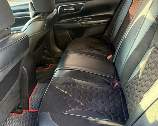 Черный Ниссан Альтима, объемом двигателя 2.49 л и пробегом 280 тыс. км за 8399 $, фото 14 на Automoto.ua