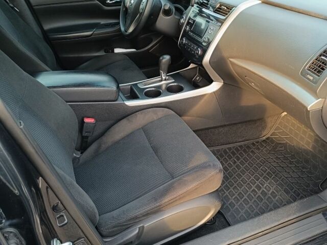 Черный Ниссан Альтима, объемом двигателя 2.5 л и пробегом 258 тыс. км за 7900 $, фото 11 на Automoto.ua