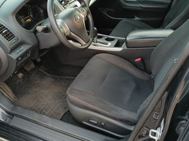 Черный Ниссан Альтима, объемом двигателя 2.5 л и пробегом 258 тыс. км за 7900 $, фото 12 на Automoto.ua