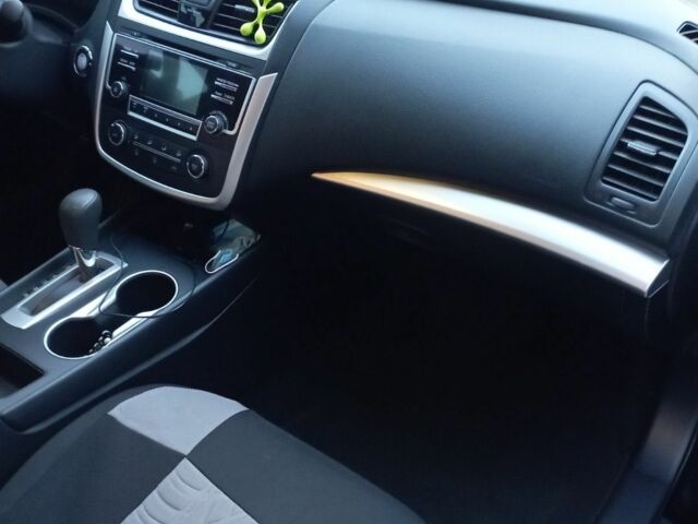 Ниссан Альтима 2016 в Днепре (Днепропетровске) на Automoto.ua Черный Ниссан Альтима, объемом двигателя 2.5 л и пробегом 82 тыс. км за 12600 $, фото 15 на Automoto.ua