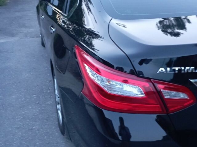 Ниссан Альтима 2016 в Днепре (Днепропетровске) на Automoto.ua Черный Ниссан Альтима, объемом двигателя 2.5 л и пробегом 82 тыс. км за 12600 $, фото 6 на Automoto.ua