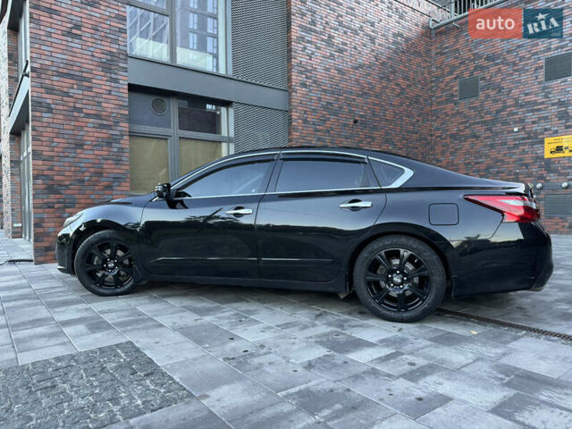 Черный Ниссан Альтима, объемом двигателя 2.49 л и пробегом 226 тыс. км за 10800 $, фото 9 на Automoto.ua