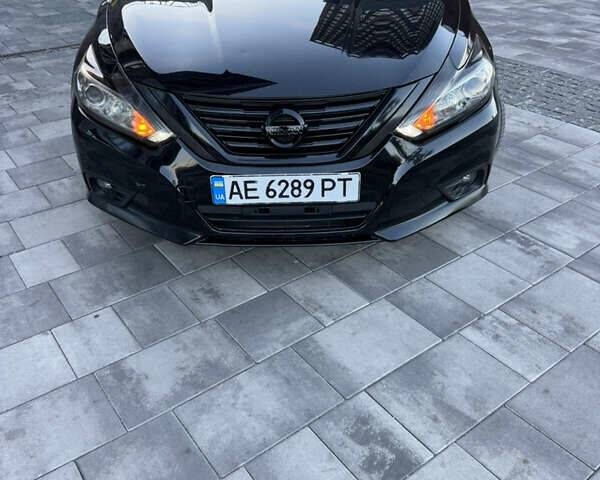 Черный Ниссан Альтима, объемом двигателя 2.49 л и пробегом 226 тыс. км за 10800 $, фото 4 на Automoto.ua