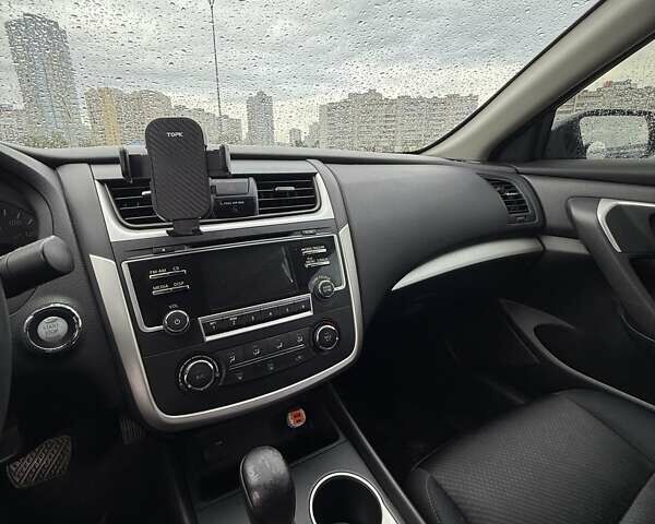 Черный Ниссан Альтима, объемом двигателя 2.49 л и пробегом 162 тыс. км за 13400 $, фото 11 на Automoto.ua