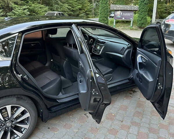 Черный Ниссан Альтима, объемом двигателя 2.49 л и пробегом 200 тыс. км за 10500 $, фото 7 на Automoto.ua