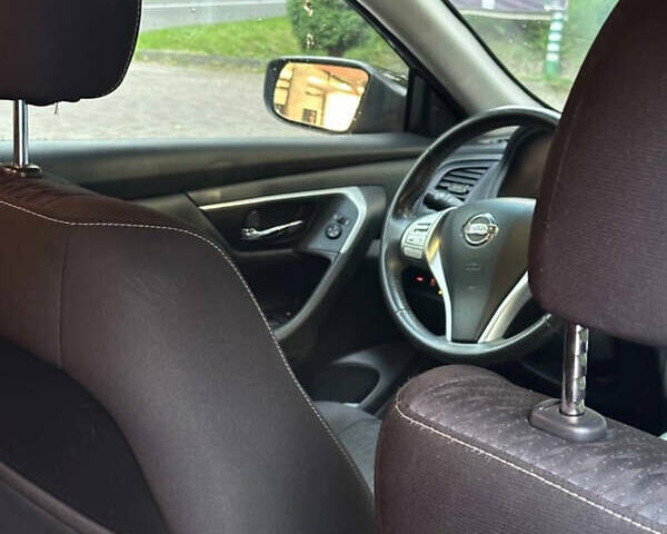 Черный Ниссан Альтима, объемом двигателя 2.49 л и пробегом 200 тыс. км за 10500 $, фото 13 на Automoto.ua