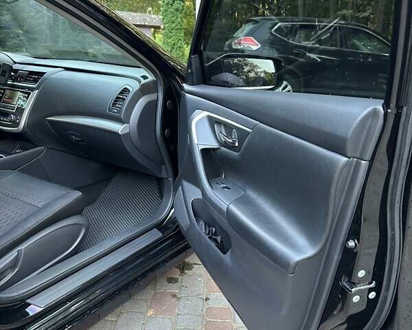 Черный Ниссан Альтима, объемом двигателя 2.49 л и пробегом 145 тыс. км за 12500 $, фото 28 на Automoto.ua