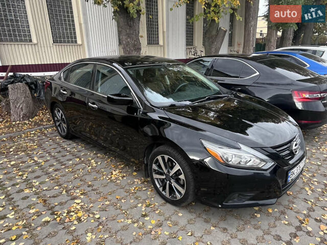 Черный Ниссан Альтима, объемом двигателя 2.49 л и пробегом 171 тыс. км за 8888 $, фото 3 на Automoto.ua