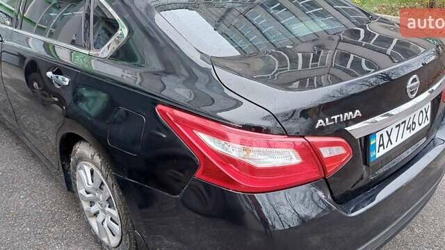 Черный Ниссан Альтима, объемом двигателя 2.49 л и пробегом 142 тыс. км за 10500 $, фото 3 на Automoto.ua