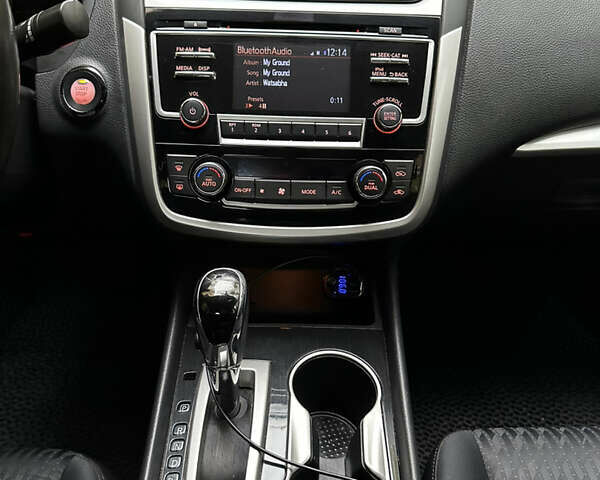 Черный Ниссан Альтима, объемом двигателя 2.49 л и пробегом 142 тыс. км за 11500 $, фото 14 на Automoto.ua