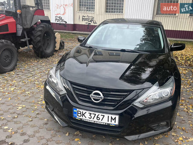 Черный Ниссан Альтима, объемом двигателя 2.49 л и пробегом 171 тыс. км за 8888 $, фото 10 на Automoto.ua