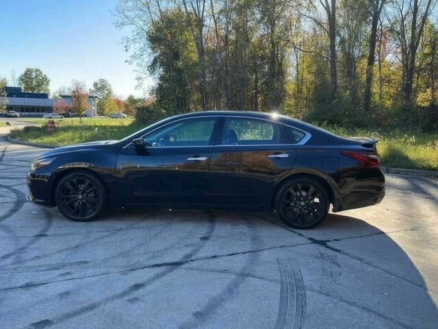 Черный Ниссан Альтима, объемом двигателя 2.5 л и пробегом 68 тыс. км за 9500 $, фото 3 на Automoto.ua