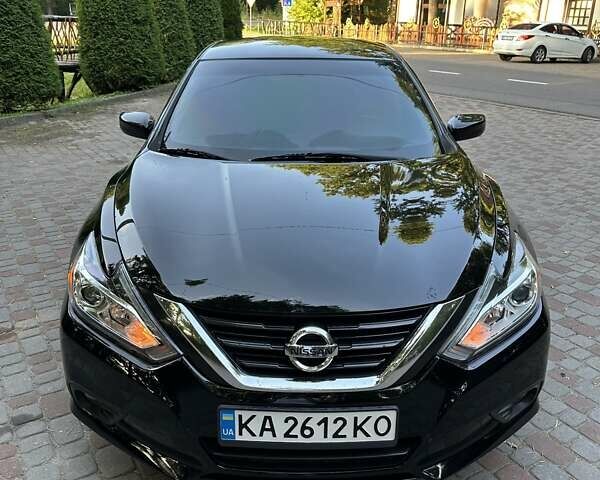 Черный Ниссан Альтима, объемом двигателя 2.49 л и пробегом 145 тыс. км за 12500 $, фото 4 на Automoto.ua