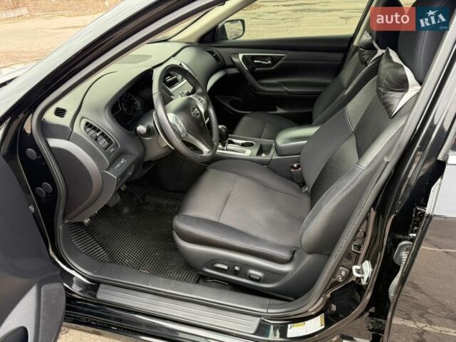 Черный Ниссан Альтима, объемом двигателя 2.49 л и пробегом 139 тыс. км за 11500 $, фото 22 на Automoto.ua