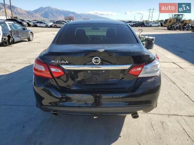 Черный Ниссан Альтима, объемом двигателя 2.49 л и пробегом 129 тыс. км за 1300 $, фото 5 на Automoto.ua
