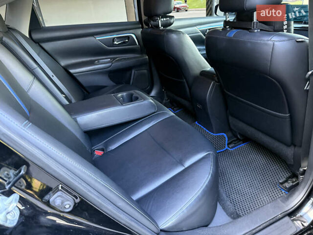 Черный Ниссан Альтима, объемом двигателя 2.49 л и пробегом 120 тыс. км за 10999 $, фото 12 на Automoto.ua