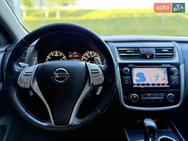 Черный Ниссан Альтима, объемом двигателя 2.49 л и пробегом 120 тыс. км за 10999 $, фото 15 на Automoto.ua