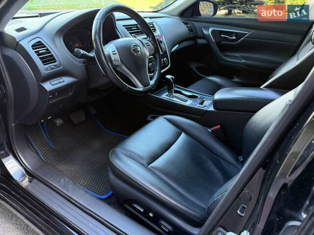 Черный Ниссан Альтима, объемом двигателя 2.49 л и пробегом 120 тыс. км за 10999 $, фото 9 на Automoto.ua