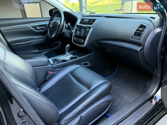 Черный Ниссан Альтима, объемом двигателя 2.49 л и пробегом 120 тыс. км за 10999 $, фото 11 на Automoto.ua