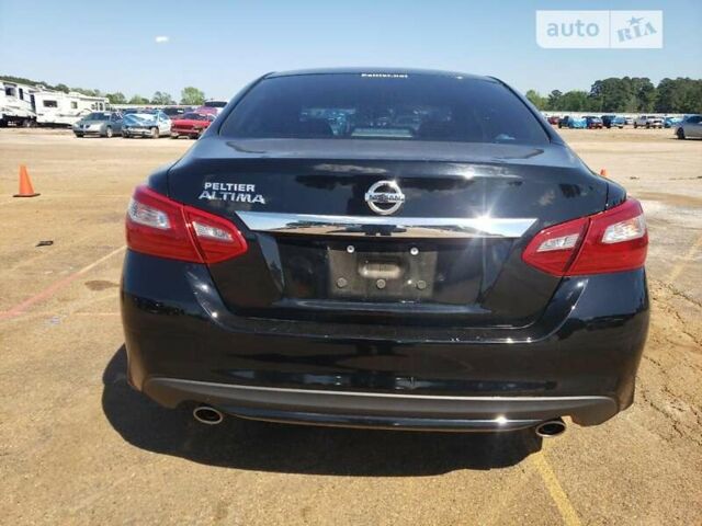 Черный Ниссан Альтима, объемом двигателя 2.5 л и пробегом 53 тыс. км за 3000 $, фото 3 на Automoto.ua