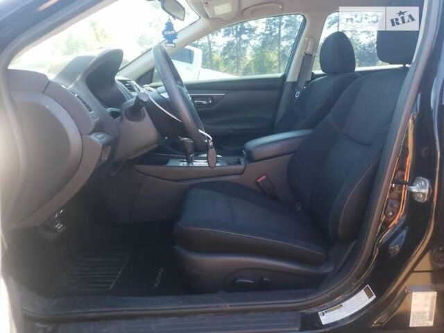 Черный Ниссан Альтима, объемом двигателя 2.5 л и пробегом 53 тыс. км за 3000 $, фото 10 на Automoto.ua