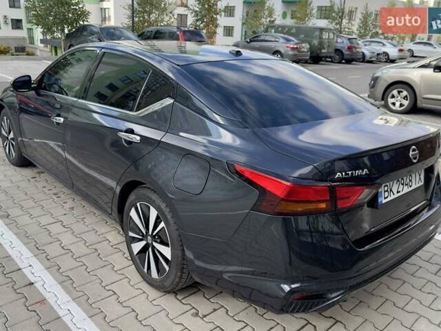 Черный Ниссан Альтима, объемом двигателя 2.49 л и пробегом 103 тыс. км за 17490 $, фото 1 на Automoto.ua