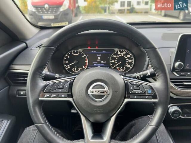 Черный Ниссан Альтима, объемом двигателя 2.49 л и пробегом 103 тыс. км за 17490 $, фото 4 на Automoto.ua