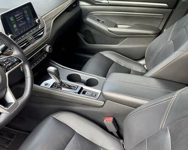 Черный Ниссан Альтима, объемом двигателя 2.49 л и пробегом 103 тыс. км за 17490 $, фото 6 на Automoto.ua