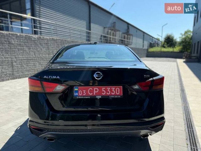 Чорний Ніссан Альтіма, об'ємом двигуна 2.5 л та пробігом 172 тис. км за 12000 $, фото 13 на Automoto.ua