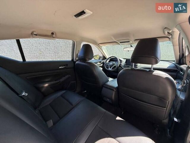 Чорний Ніссан Альтіма, об'ємом двигуна 2.5 л та пробігом 172 тис. км за 12000 $, фото 4 на Automoto.ua