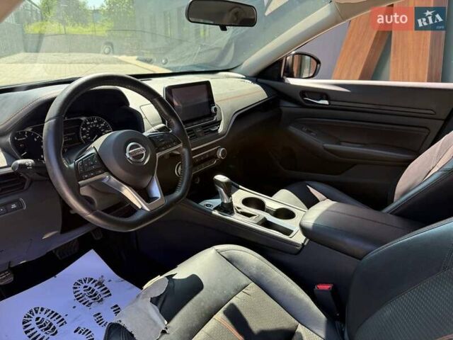 Чорний Ніссан Альтіма, об'ємом двигуна 2.5 л та пробігом 172 тис. км за 12000 $, фото 5 на Automoto.ua