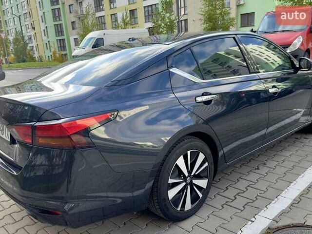 Черный Ниссан Альтима, объемом двигателя 2.49 л и пробегом 103 тыс. км за 17490 $, фото 5 на Automoto.ua