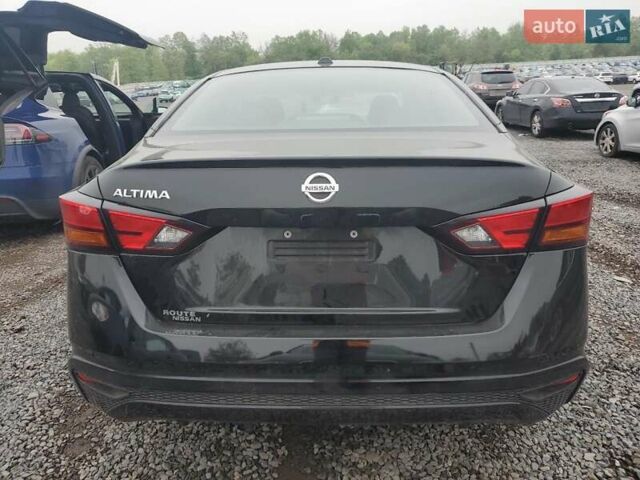 Черный Ниссан Альтима, объемом двигателя 2.49 л и пробегом 75 тыс. км за 2600 $, фото 5 на Automoto.ua