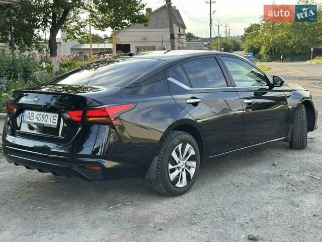 Черный Ниссан Альтима, объемом двигателя 2.49 л и пробегом 68 тыс. км за 15900 $, фото 4 на Automoto.ua