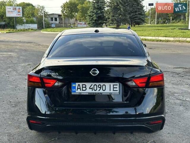 Черный Ниссан Альтима, объемом двигателя 2.49 л и пробегом 68 тыс. км за 15900 $, фото 3 на Automoto.ua