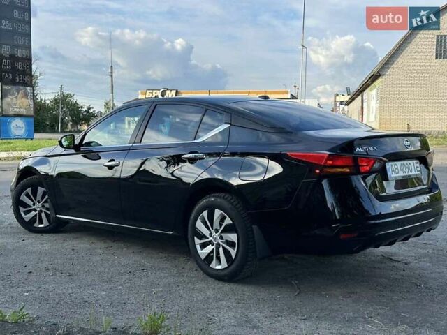Черный Ниссан Альтима, объемом двигателя 2.49 л и пробегом 68 тыс. км за 15900 $, фото 2 на Automoto.ua