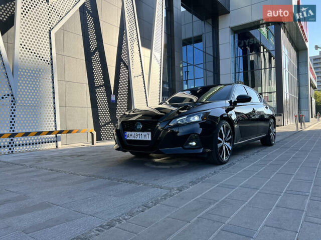 Черный Ниссан Альтима, объемом двигателя 2.49 л и пробегом 42 тыс. км за 15999 $, фото 2 на Automoto.ua