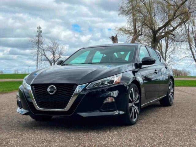 Черный Ниссан Альтима, объемом двигателя 2.5 л и пробегом 44 тыс. км за 9700 $, фото 1 на Automoto.ua