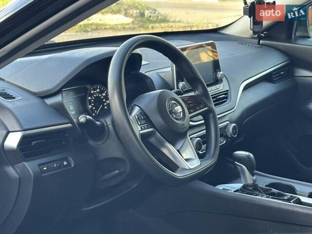 Черный Ниссан Альтима, объемом двигателя 2.49 л и пробегом 68 тыс. км за 15900 $, фото 10 на Automoto.ua