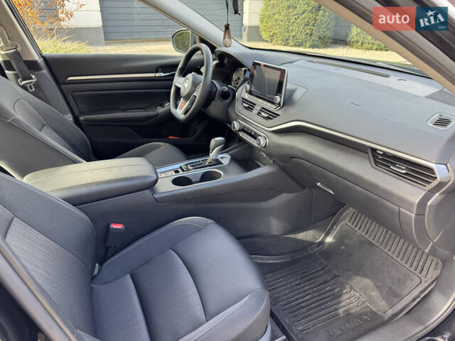 Черный Ниссан Альтима, объемом двигателя 2.49 л и пробегом 25 тыс. км за 19300 $, фото 9 на Automoto.ua