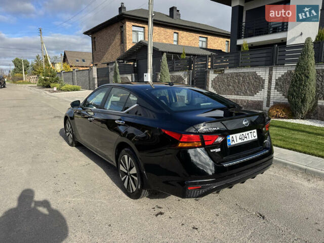 Черный Ниссан Альтима, объемом двигателя 2.49 л и пробегом 25 тыс. км за 19300 $, фото 6 на Automoto.ua