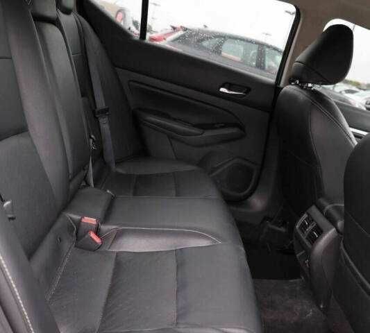 Черный Ниссан Альтима, объемом двигателя 2.5 л и пробегом 32 тыс. км за 7300 $, фото 9 на Automoto.ua