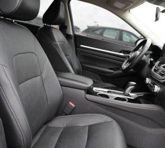 Черный Ниссан Альтима, объемом двигателя 2.5 л и пробегом 32 тыс. км за 7300 $, фото 7 на Automoto.ua