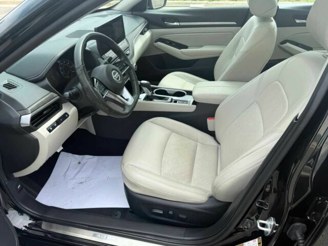 Черный Ниссан Альтима, объемом двигателя 2.5 л и пробегом 21 тыс. км за 10000 $, фото 8 на Automoto.ua