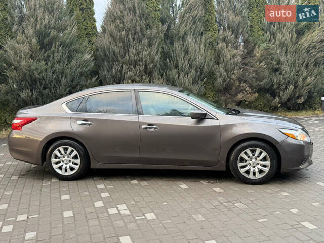 Коричневий Ніссан Альтіма, об'ємом двигуна 2.49 л та пробігом 180 тис. км за 7990 $, фото 3 на Automoto.ua