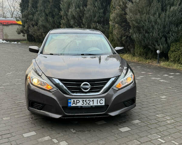 Коричневий Ніссан Альтіма, об'ємом двигуна 2.49 л та пробігом 180 тис. км за 7990 $, фото 1 на Automoto.ua