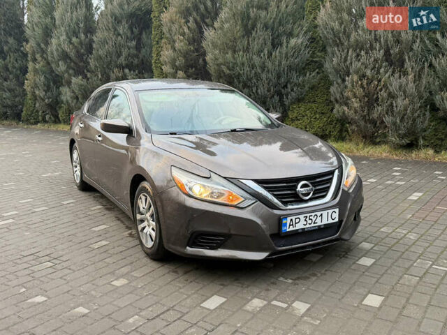 Коричневий Ніссан Альтіма, об'ємом двигуна 2.49 л та пробігом 180 тис. км за 7990 $, фото 2 на Automoto.ua