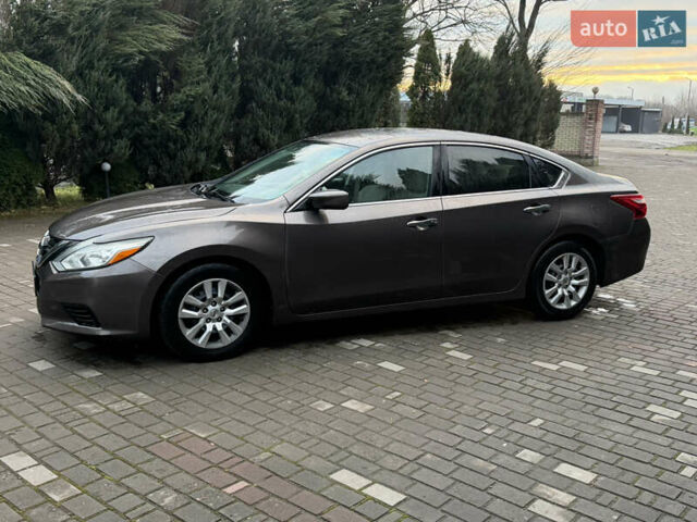 Коричневий Ніссан Альтіма, об'ємом двигуна 2.49 л та пробігом 180 тис. км за 7990 $, фото 7 на Automoto.ua